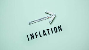 Mehr über den Artikel erfahren Welche Aktie profitiert von Inflation und wo sollte man sonst noch investieren?